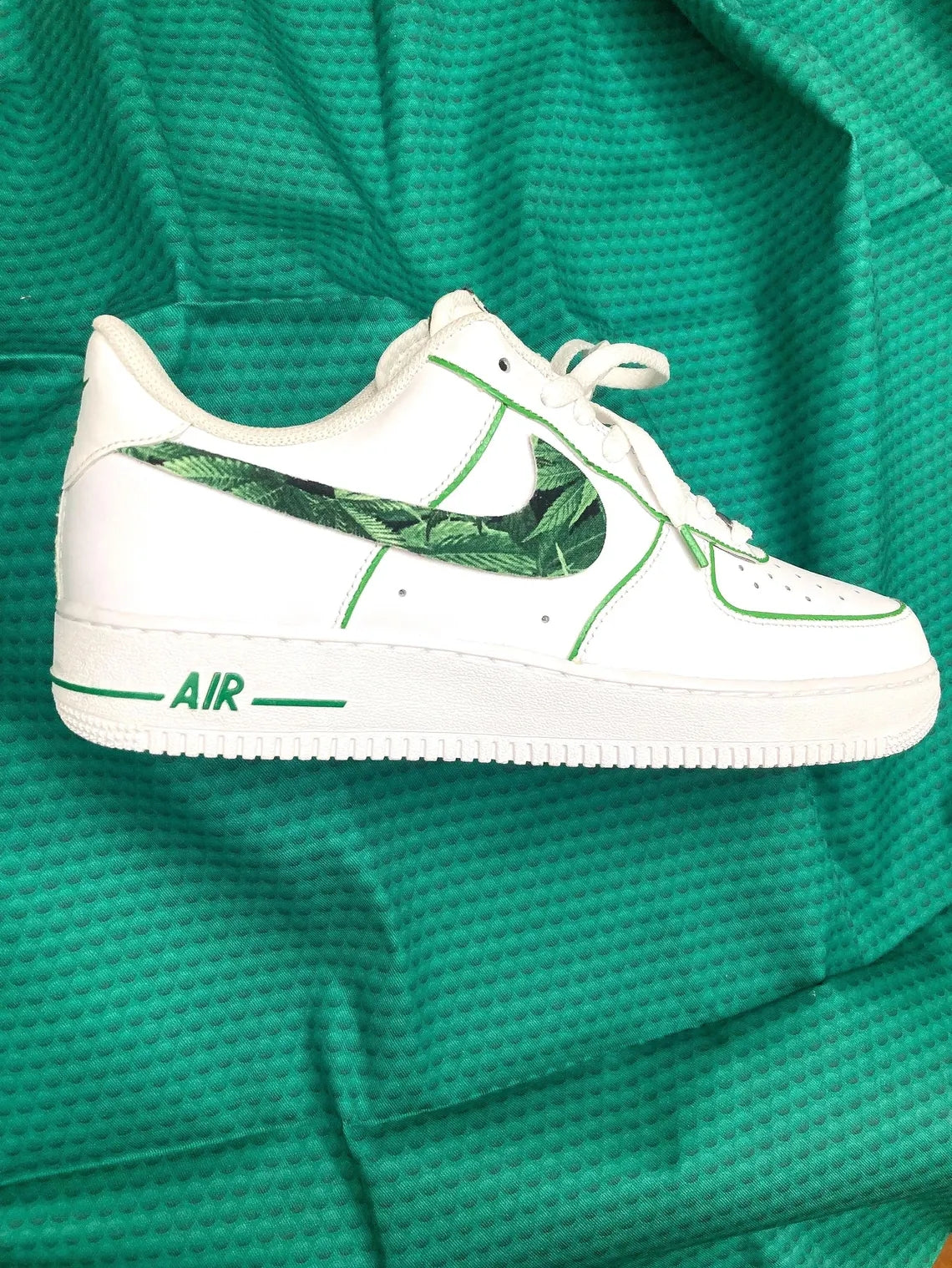 Custom Air Force 1 Green Leaf Swoosh And Green Outline-shecustomize