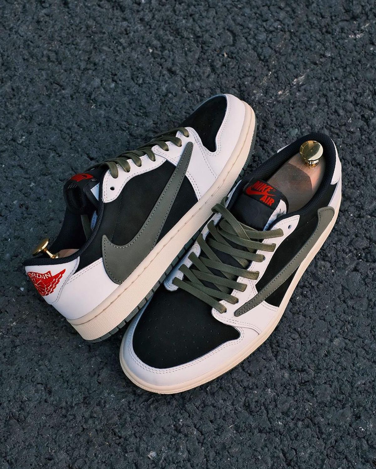 Custom Air Jordan 1 Travis Scott Black White Red Wings Logo-shecustomize