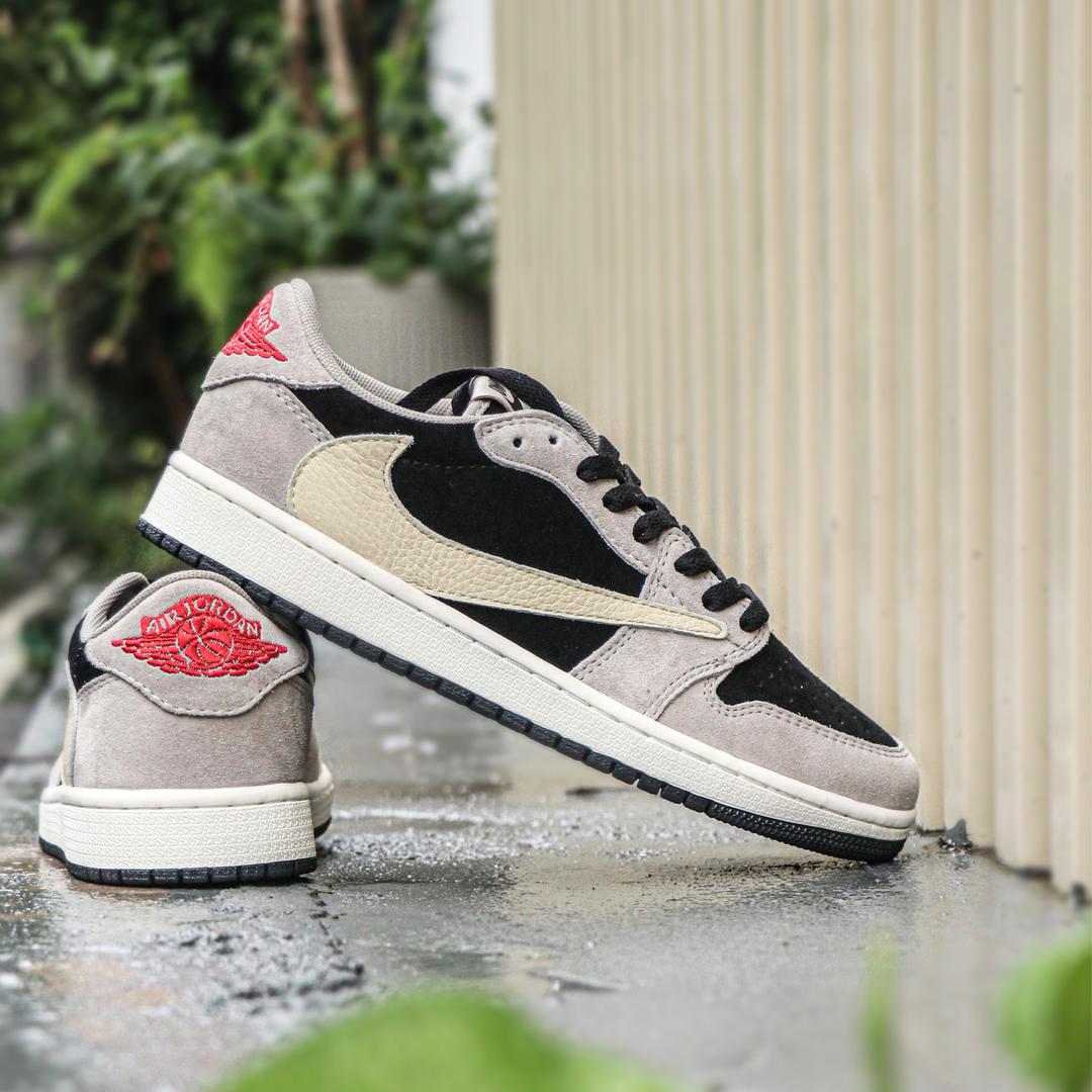travis scott off white jordans