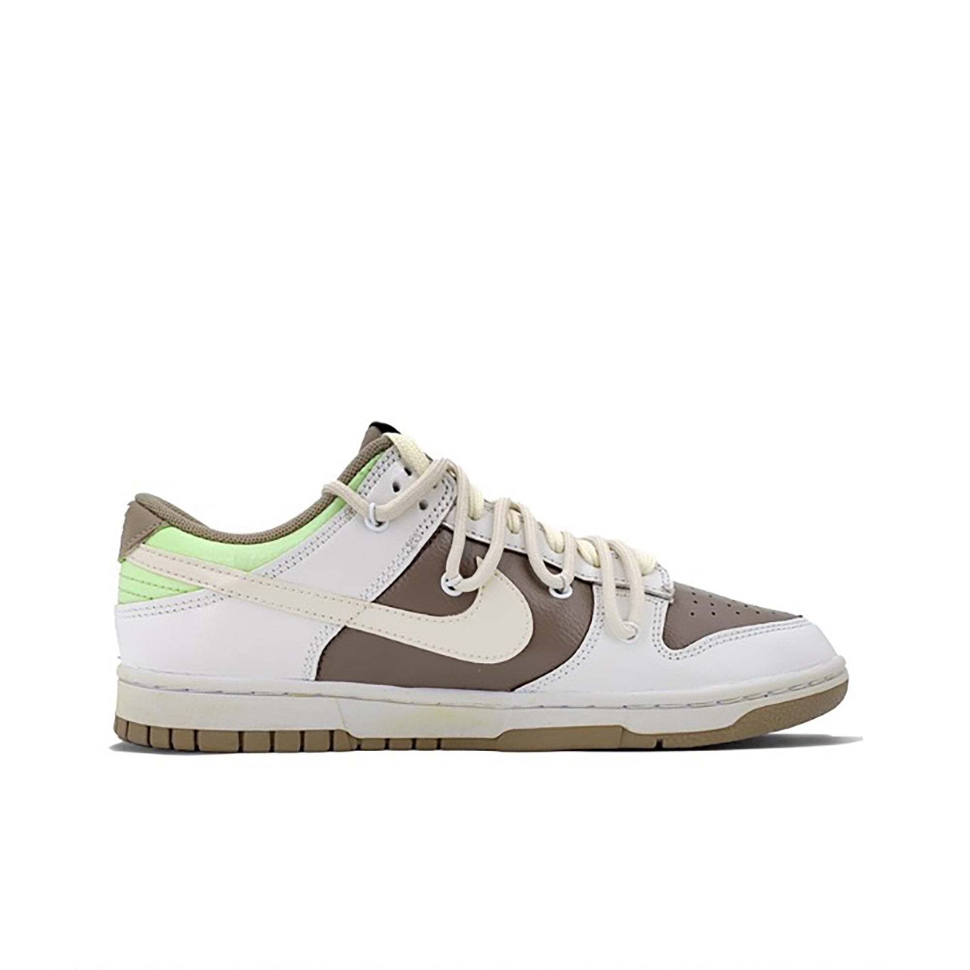 Alien Mocha Custom Nike Dunk-shecustomize