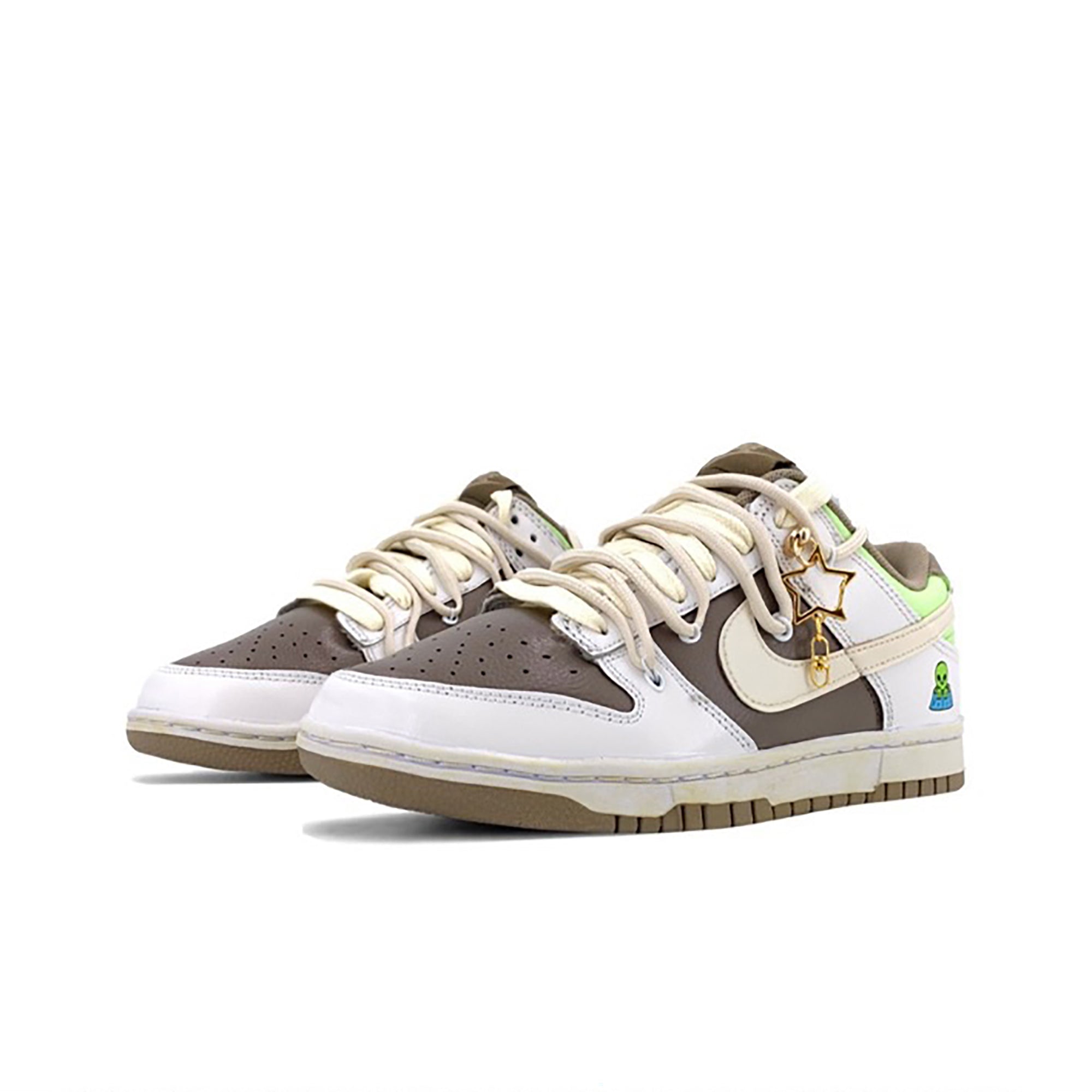Alien Mocha Custom Nike Dunk-shecustomize