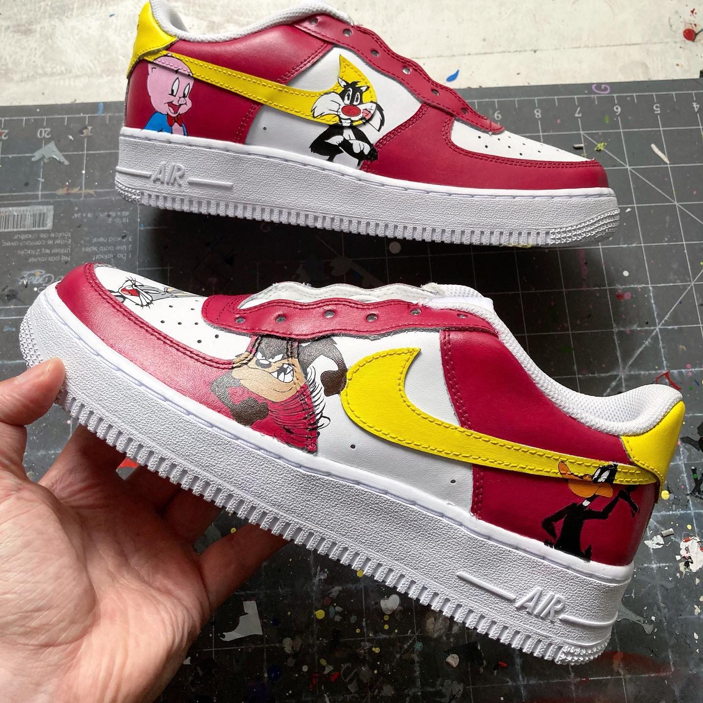 Custom Air Force 1 Looney Tunes-shecustomize