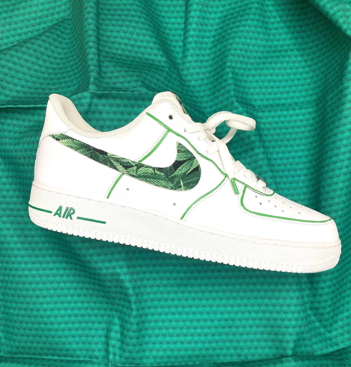 Custom Air Force 1 Green Leaf Swoosh And Green Outline-shecustomize