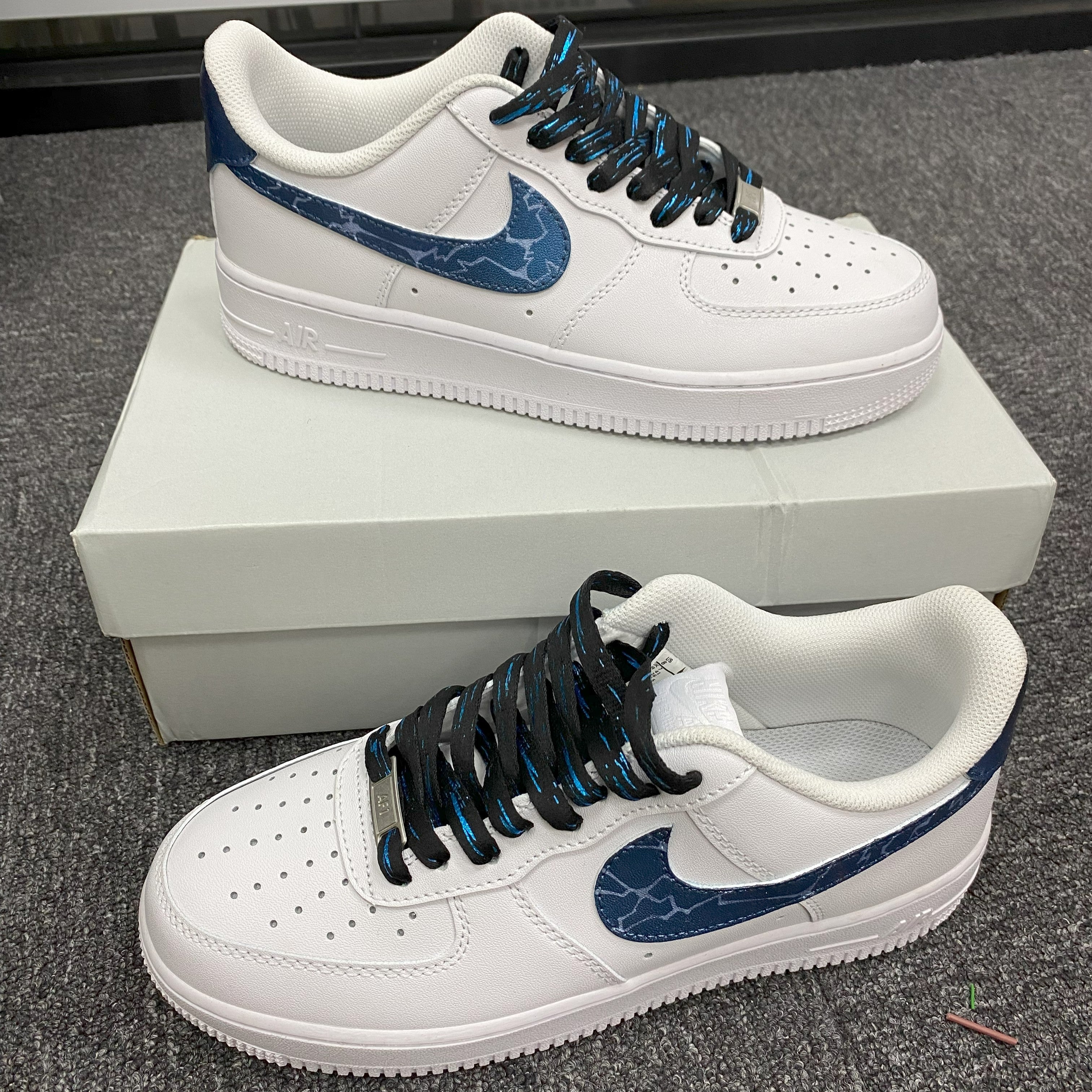 Custom Air Force 1 White Blue Crackle Pattern