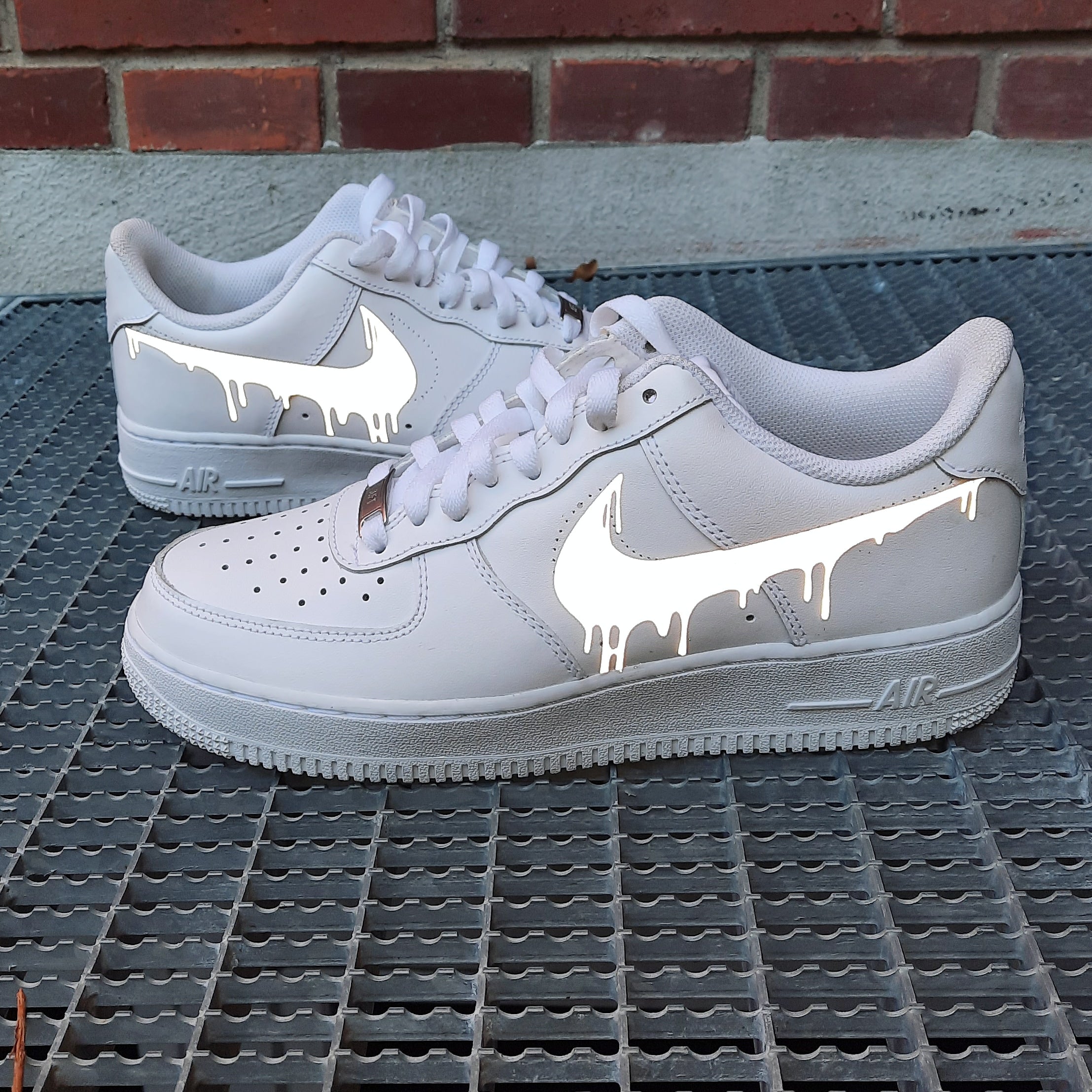 Custom Air Force 1 White Dripping Swoosh-shecustomize