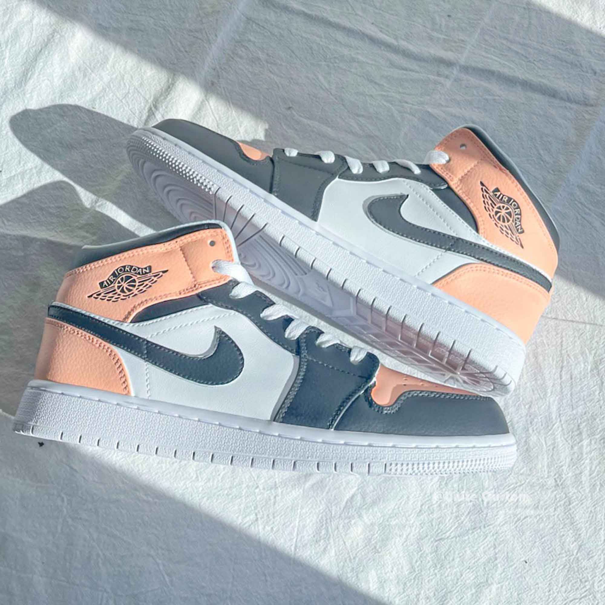 Air jordan 1 peach and clearance black